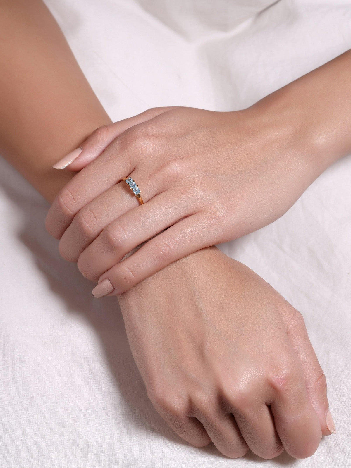 0.60 Ct. Sky Blue Topaz Solid 10k Yellow Gold Band Ring Jewelry - YoTreasure