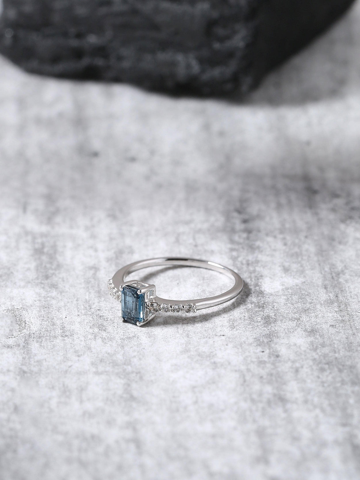 0.64 Ct. London Blue Topaz Solid 925 Sterling Silver Ring Jewelry - YoTreasure