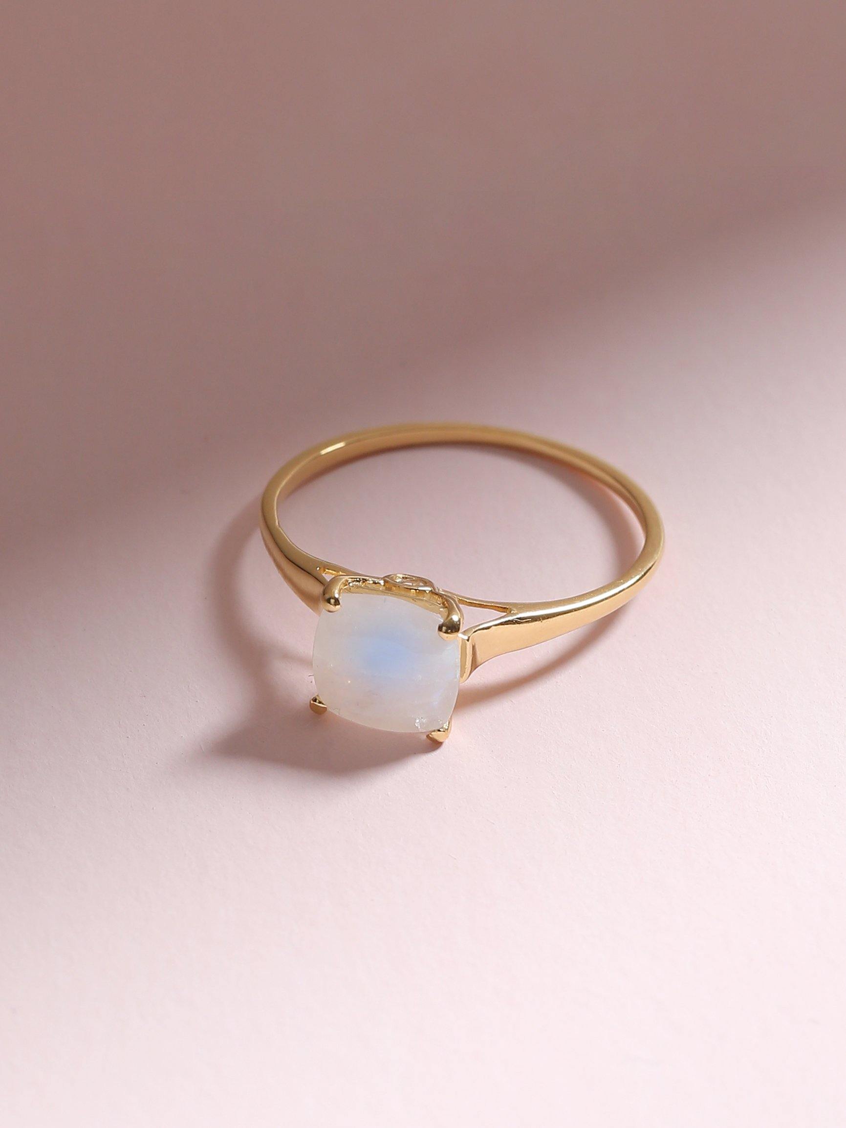 1.88 Cts Rainbow Moonstone Solid 10k Yellow Gold Ring Jewelry - YoTreasure