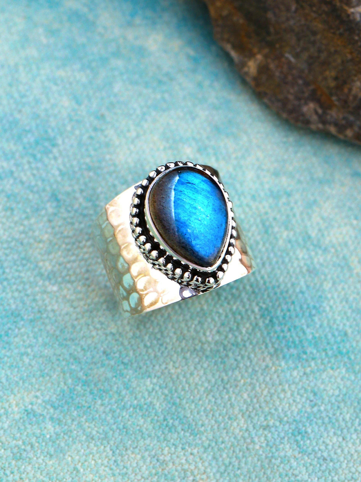 Labradorite Solid 925 Sterling Silver Hammered Ring Jewelry - YoTreasure
