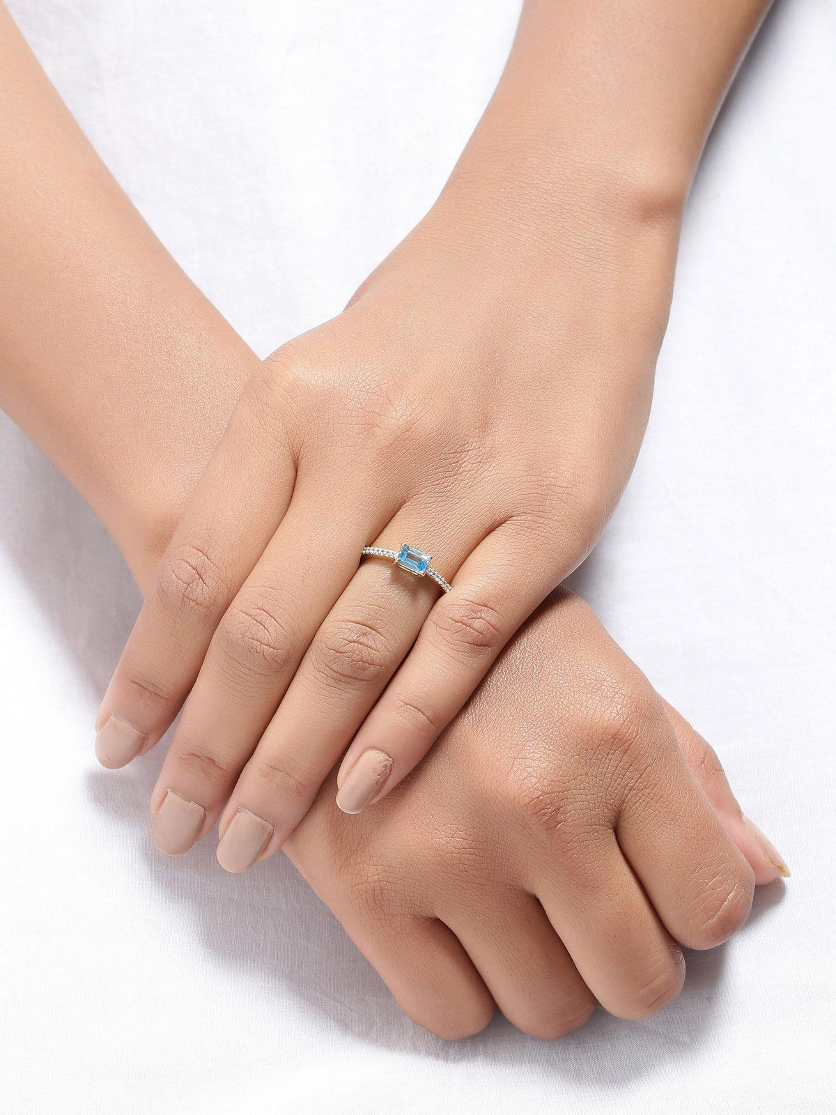0.92 Ct Sky Blue Topaz Solid 10k Yellow Gold Ring Jewelry - YoTreasure