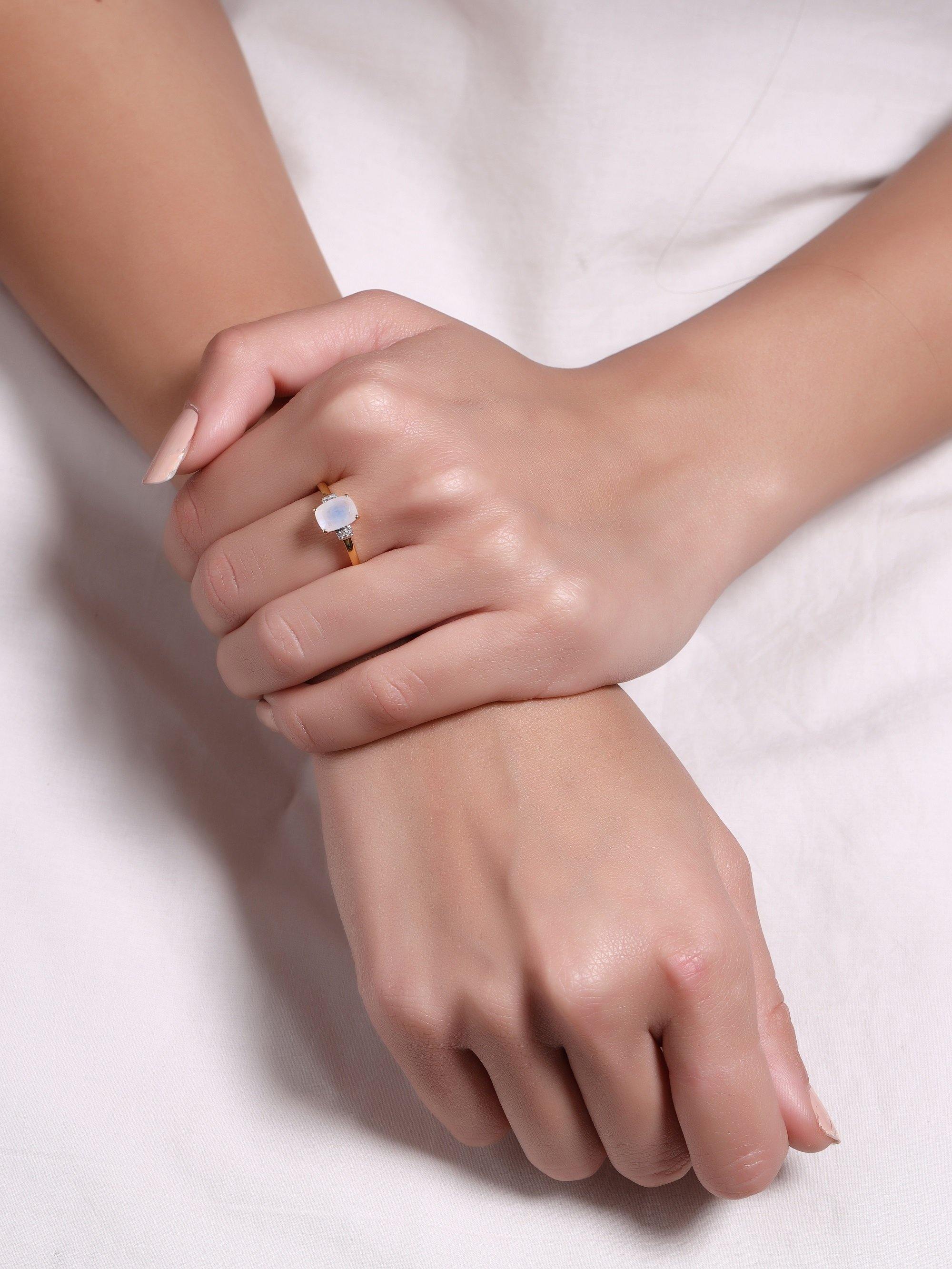 1.72 Cts Rainbow Moonstone Solid 10k Yellow Gold Princess Ring - YoTreasure