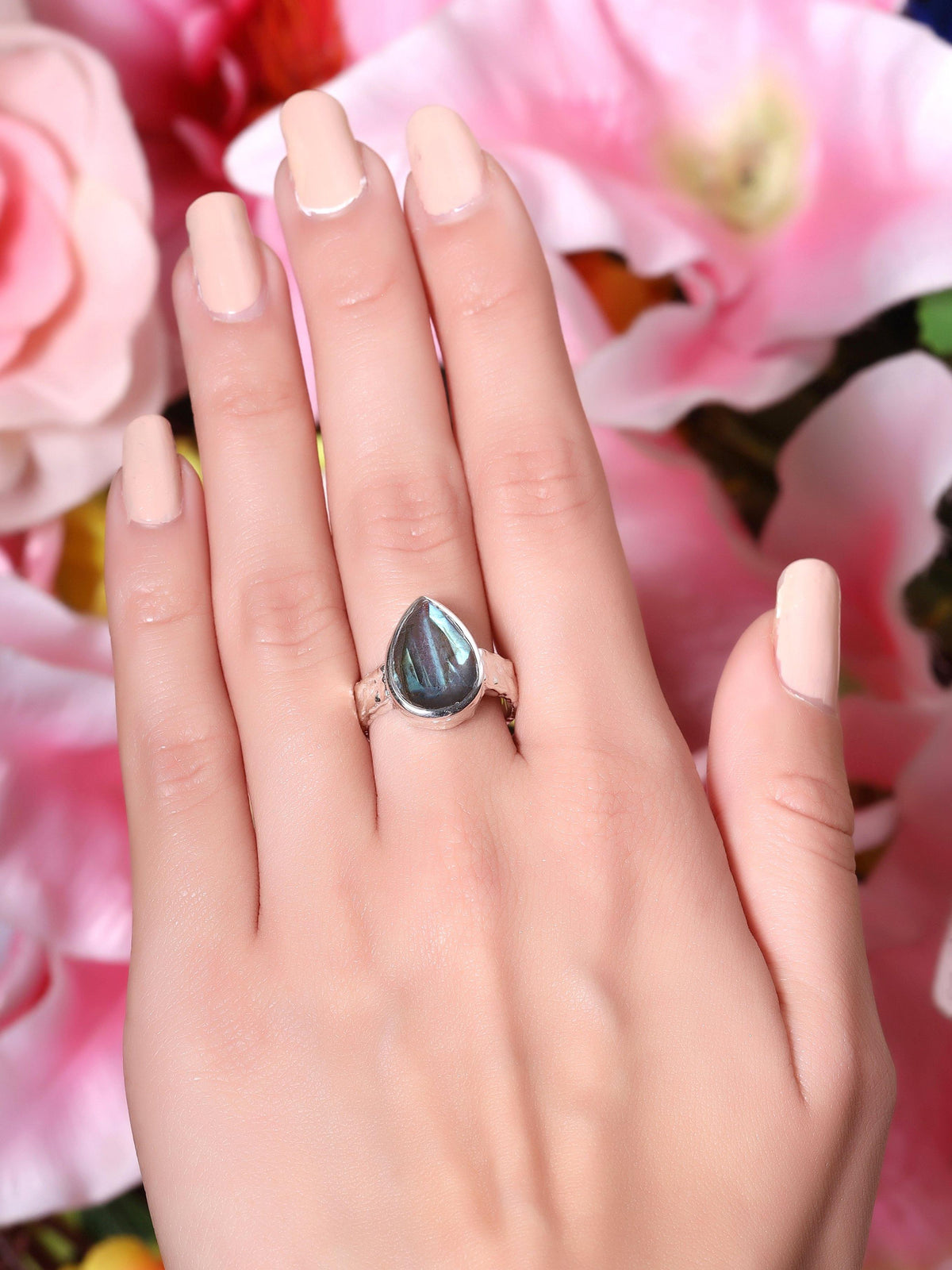 Labradorite Solid 925 Sterling Silver Hammered Finish Ring Jewelry - YoTreasure